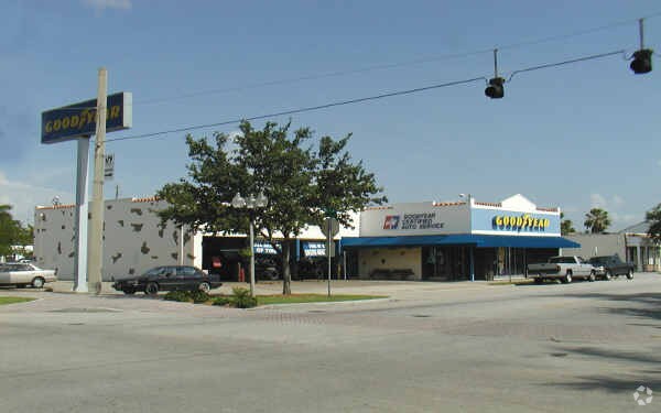 More Photos Of 406 Washington Ave, Homestead Auto Repair For Sale