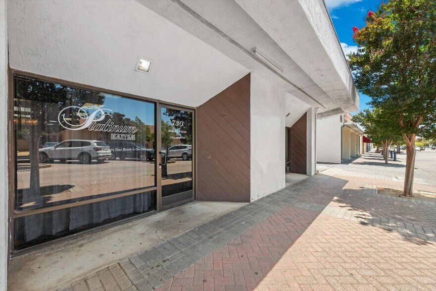 More Photos Of 945 Empire St, Fairfield Freestanding For Sale