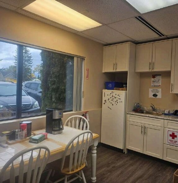 More Photos Of 1577 7th Av, Prince George Office For Lease