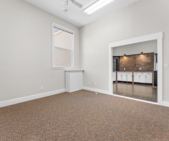 More Photos Of 580 Washington St, Easton Office For Lease