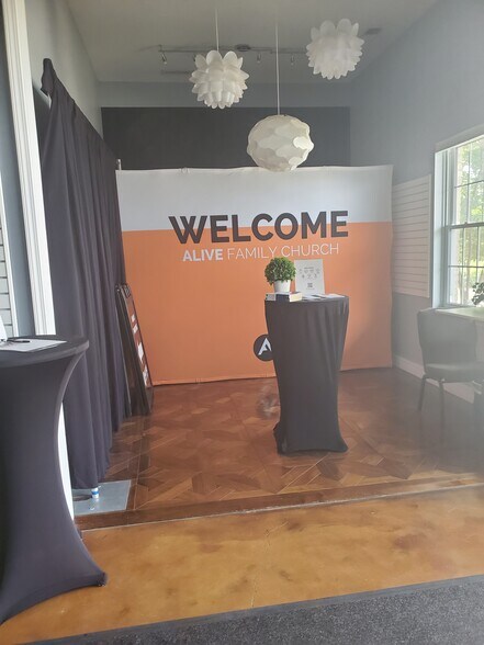 More Photos Of 5202 E Highland Rd, Howell Religious Facility For Lease