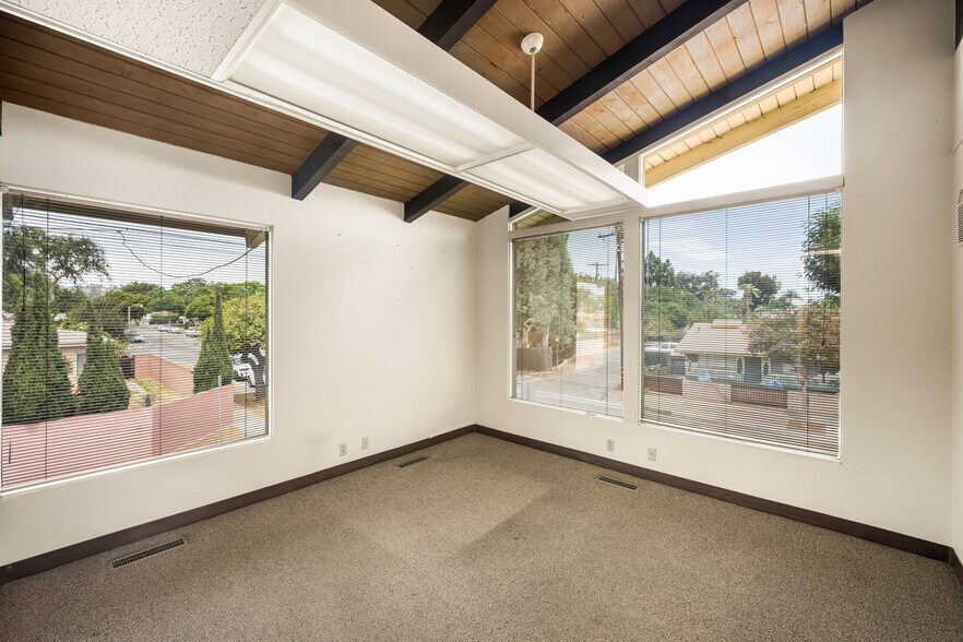 More Photos Of 1661 E Chapman Ave, Fullerton Office For Sale