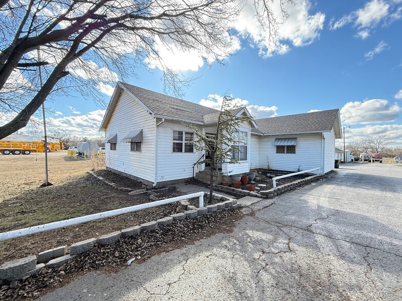 More Photos Of 12525 Old Highway 99, Seminole Warehouse For Sale