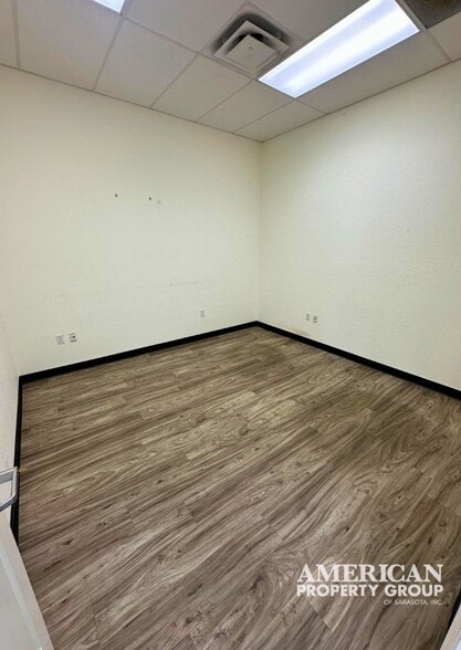 More Photos Of 188 Triple Diamond Blvd, Nokomis Warehouse For Sale