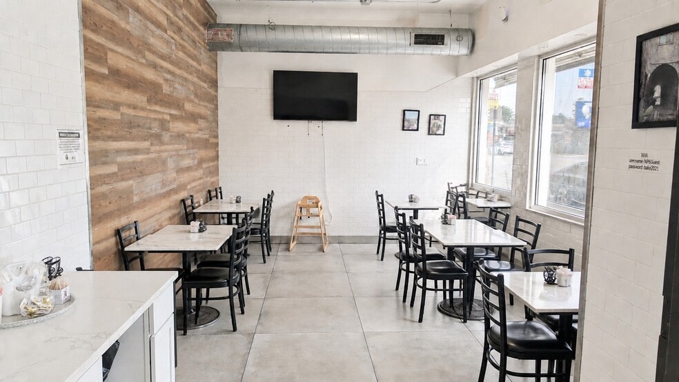 More Photos Of 5742-5744 N Milwaukee Ave, Chicago Storefront Retail Residential For Lease