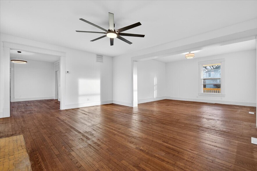 More Photos Of 822 S Johnstone Ave, Bartlesville Freestanding For Sale