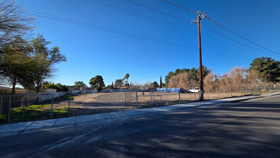 More Photos Of 3909 Vegas Dr, Las Vegas Office For Sale