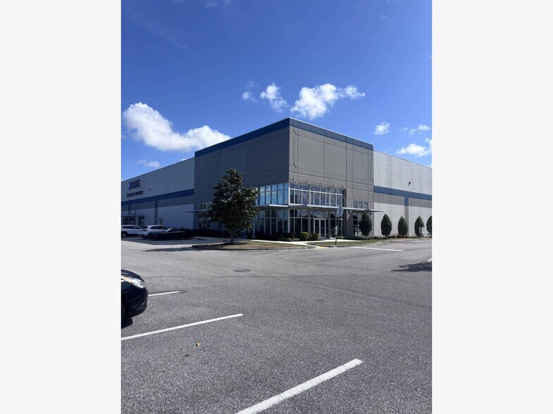 More Photos Of 7910 25th Ct E, Sarasota Warehouse For Lease