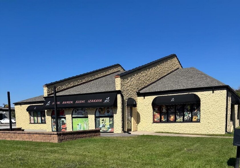 More Photos Of 2960 4th St SW, Mason City Restaurant For Sale