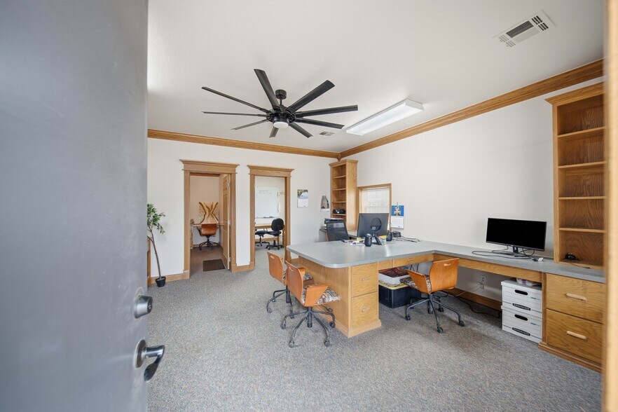 More Photos Of 514 E Will Rogers Blvd, Claremore Office For Sale