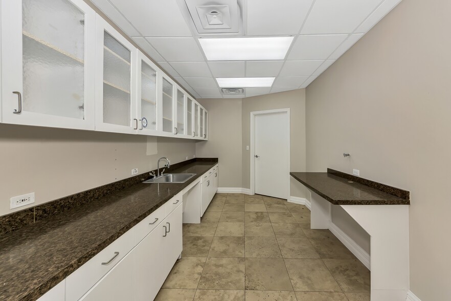 More Photos Of 2628 Matlock Rd, Arlington Medical For Sale