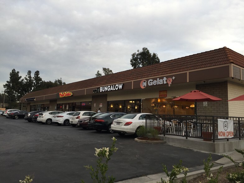 More Photos Of 992 E Alosta Ave, Azusa Storefront For Lease