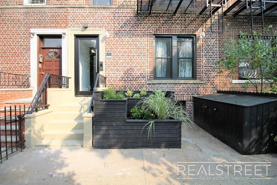 More Photos Of 1647 8th Ave, Brooklyn Apartments For Sale