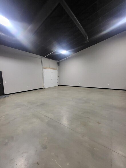 More Photos Of 1131 Lincoln Ave SW, Huron Freestanding For Lease