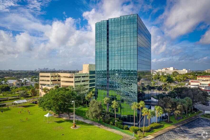 More Photos Of 2400 E Commercial Blvd, Fort Lauderdale Office For Lease