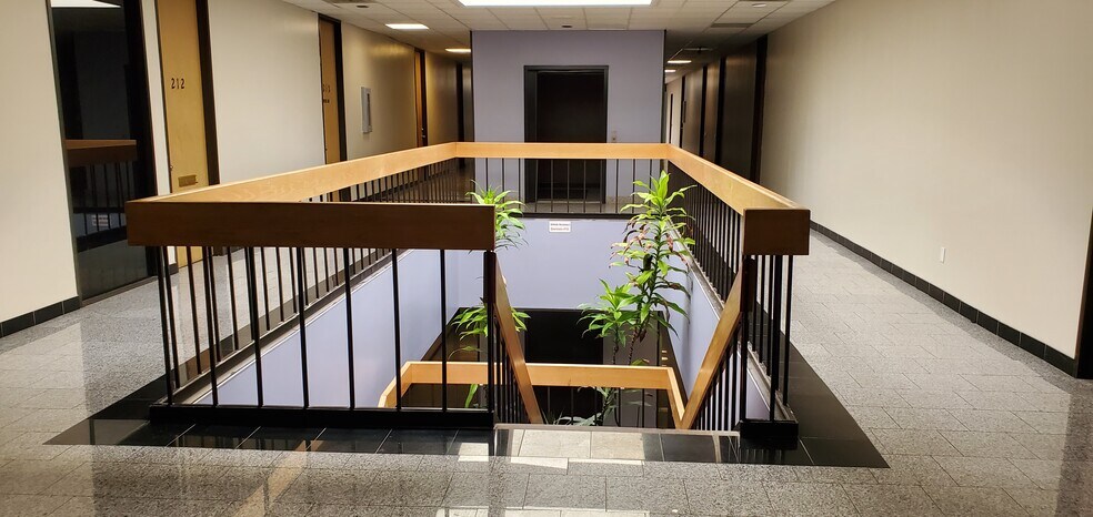 More Photos Of 8240 Antoine Dr, Houston Medical For Lease