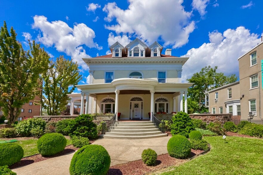 More Photos Of 802 N Duke St, Lancaster Office For Sale