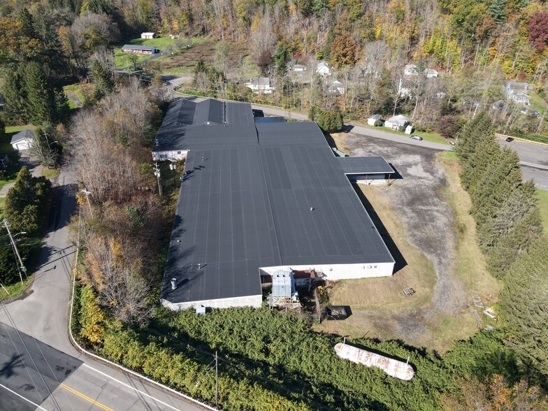 More Photos Of 8 Park St, Windsor Township Warehouse For Lease