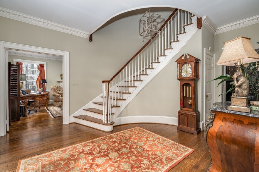 More Photos Of 2090 Eastern Ave, Nashville Office Residential For Sale
