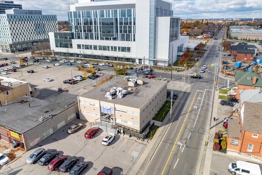 More Photos Of 172 King St E, Oshawa Office For Lease