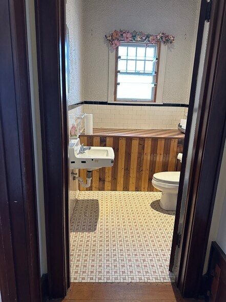 More Photos Of 9 Caulfield Ave, Camdenton Storefront Retail Office For Sale