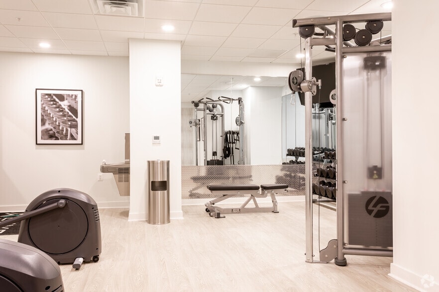 Primary Photo Of 1 Woodbridge Ctr, Woodbridge Apartments For Lease