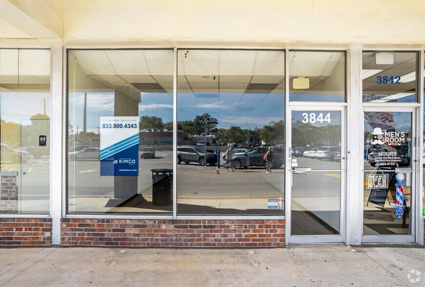 More Photos Of 3820 S Tuttle Ave, Sarasota Unknown For Lease