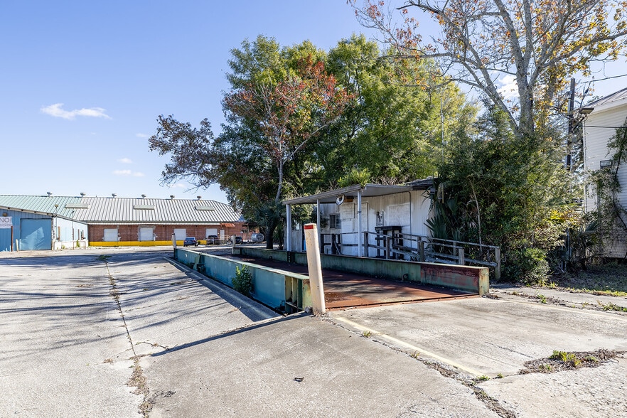 More Photos Of 2127 Hubbard St, Jacksonville Manufacturing For Sale