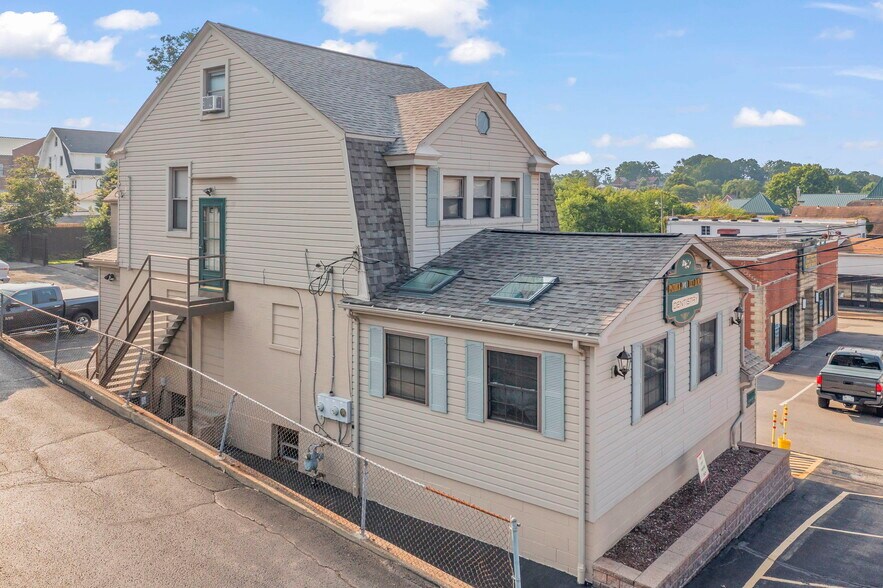 More Photos Of 5133 Brightwood Rd, Bethel Park Office Residential For Sale