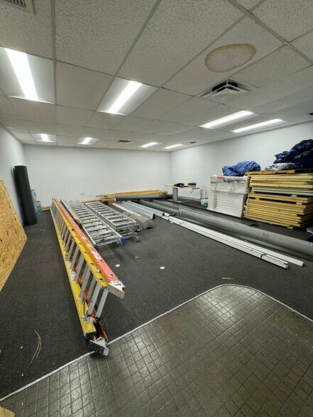 More Photos Of 3111 Fortune Way, Wellington Warehouse For Lease