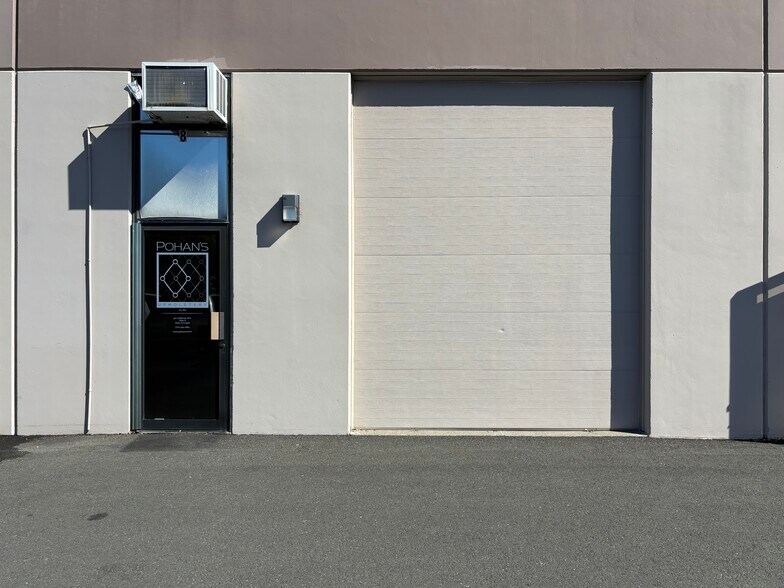 More Photos Of 520 California Blvd, Napa Warehouse For Lease