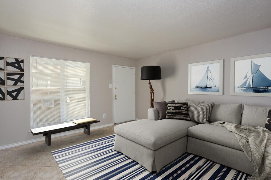 More Photos Of 8600 S Course Dr, Houston Apartments For Sale