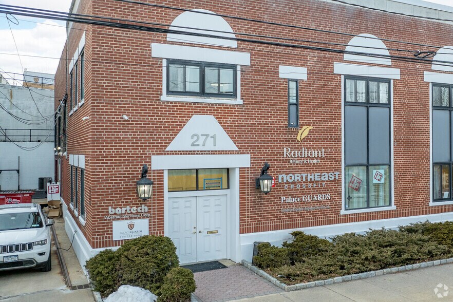 More Photos Of 271 Main St, Eastchester Light Distribution For Sale