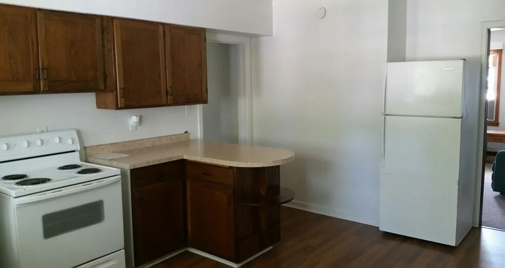 More Photos Of 1311-1315 W 1st St, Cedar Falls Apartments For Sale