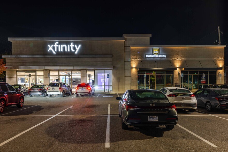 More Photos Of 2847 Poplar Ave, Memphis Storefront Retail Office For Lease