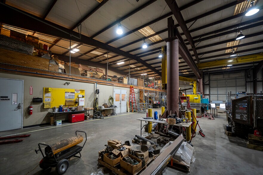 More Photos Of 4141 Katy Hockley Rd, Katy Warehouse For Lease