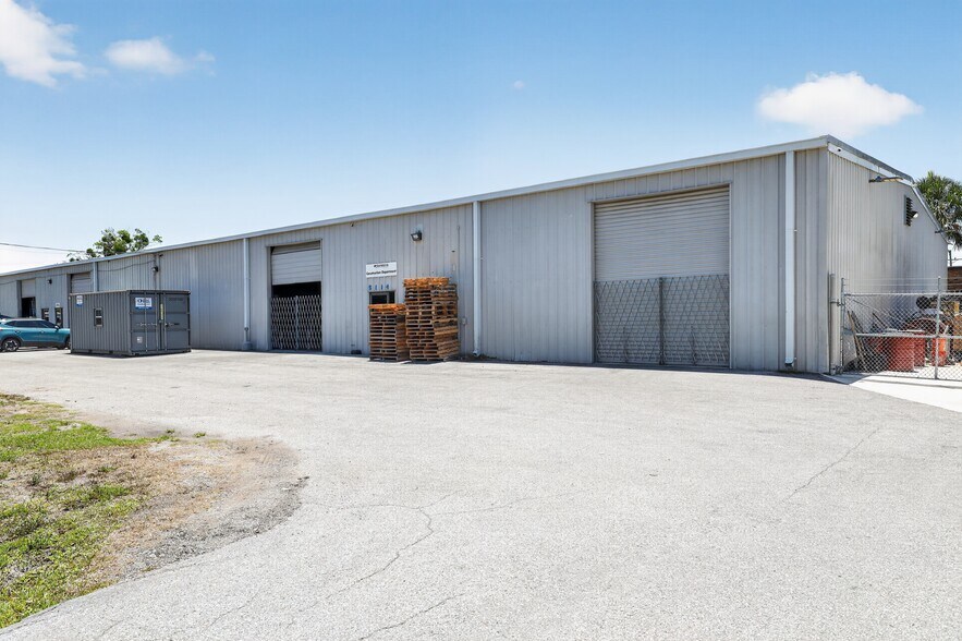 More Photos Of 5100 W Grace St, Tampa Manufacturing For Lease