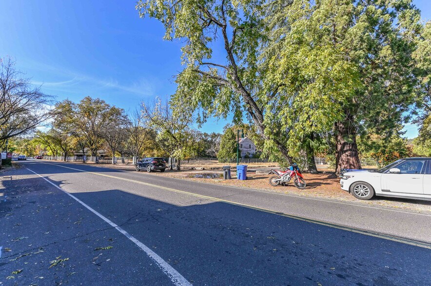 More Photos Of 206 Main St, Murphys Land For Sale