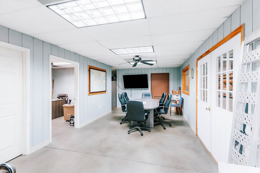 More Photos Of 4900 Highway 98 E, Comer Warehouse For Sale