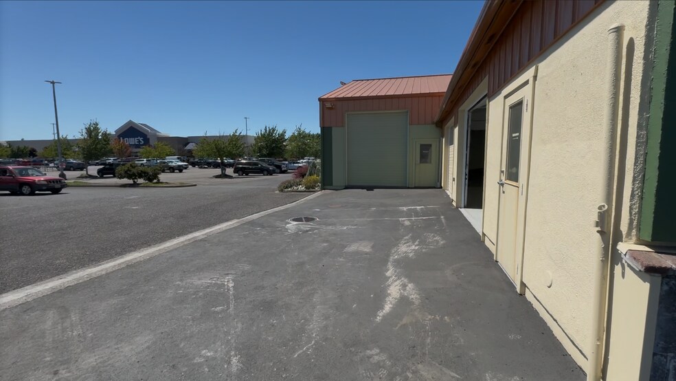 More Photos Of 11415 NE 76th St, Vancouver Auto Repair For Lease