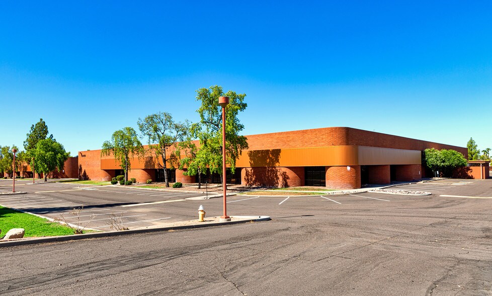 More Photos Of 18008 N Black Canyon Fwy, Phoenix Warehouse For Lease