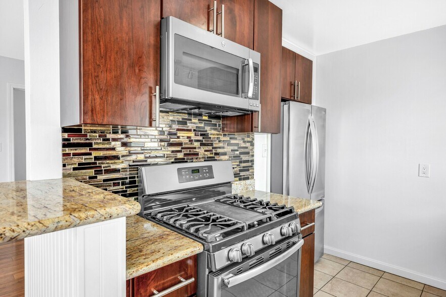 More Photos Of 1919 Curtis St, Berkeley Apartments For Sale