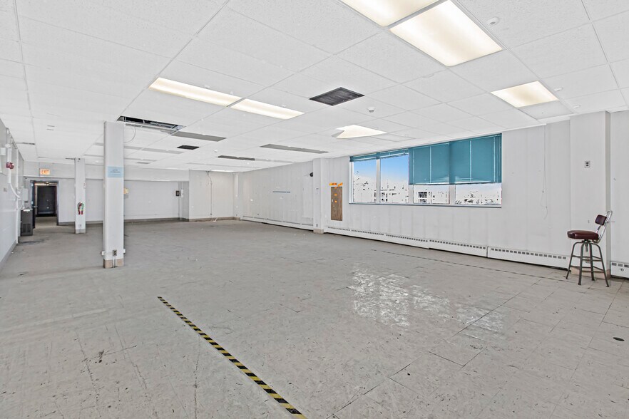 More Photos Of 3333 W Lake St, Chicago Manufacturing For Lease