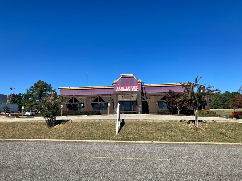 More Photos Of 7724 Ludington Ln, Birmingham Restaurant For Lease