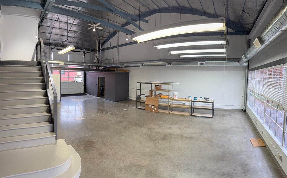 More Photos Of 1415 SE 8th Ave, Portland Warehouse For Lease