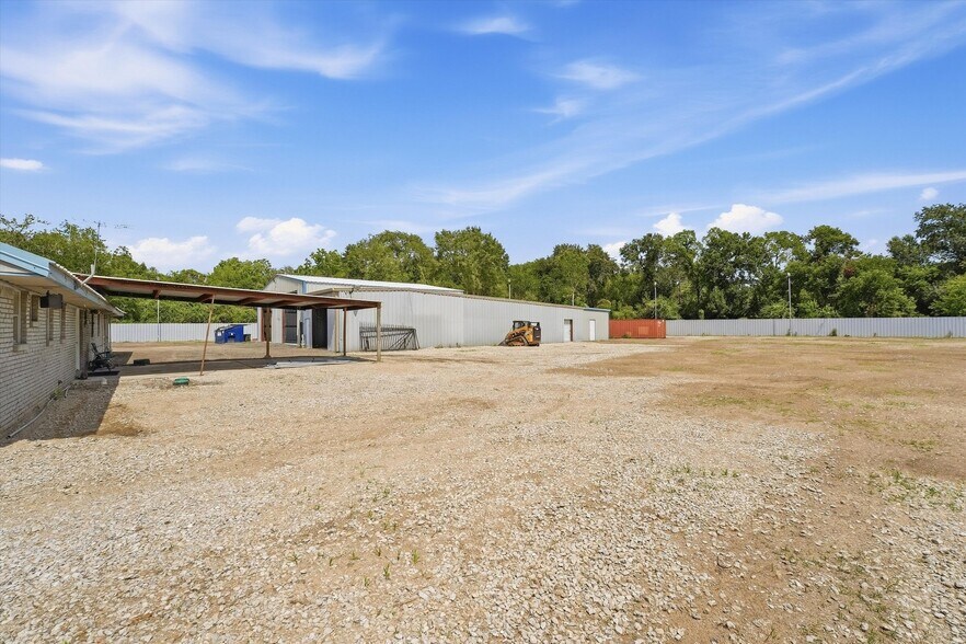 More Photos Of 8438 Windfern Rd, Houston Land For Lease