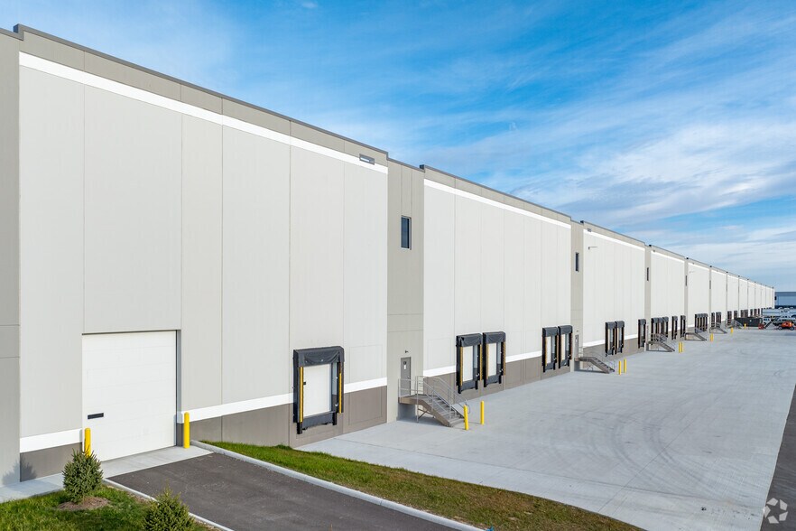 More Photos Of 200 Park West Dr, West Jefferson Unknown For Lease