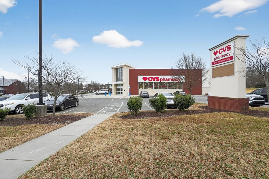 More Photos Of 4000 Battleground Ave, Greensboro Drugstore For Sale