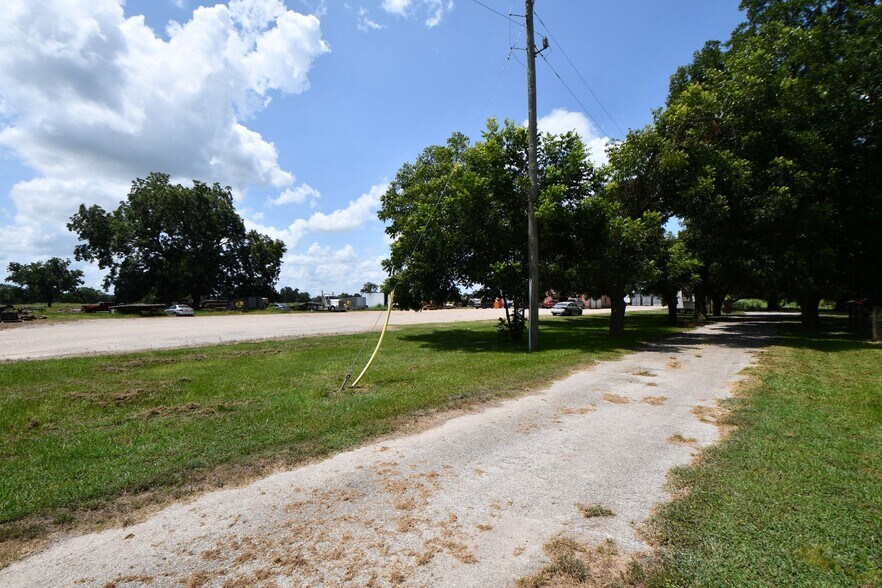More Photos Of 34507 FM 1093, Simonton Land For Lease