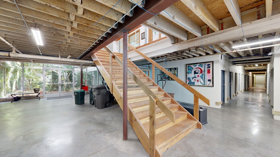 More Photos Of 218-326 Wisconsin Dr, Jefferson Office For Lease